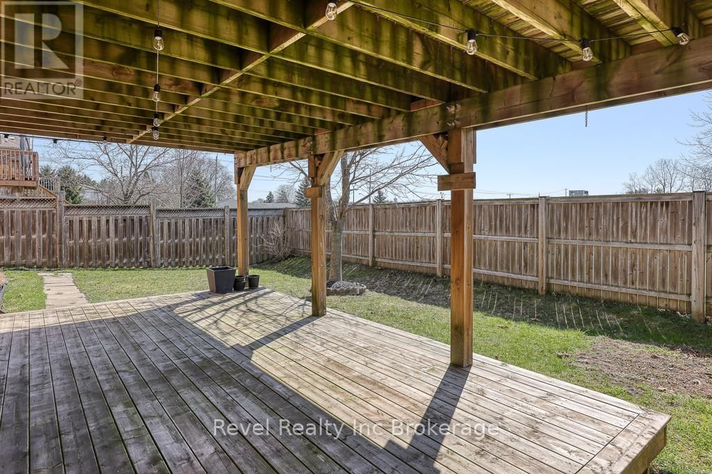 7 WOODHATCH CRESCENT Image 35