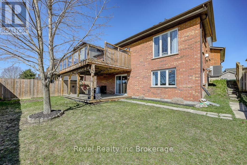 7 WOODHATCH CRESCENT Image 36