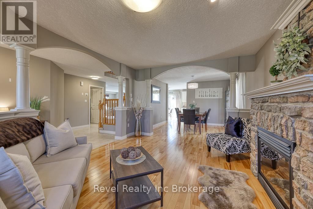 7 WOODHATCH CRESCENT Image 8