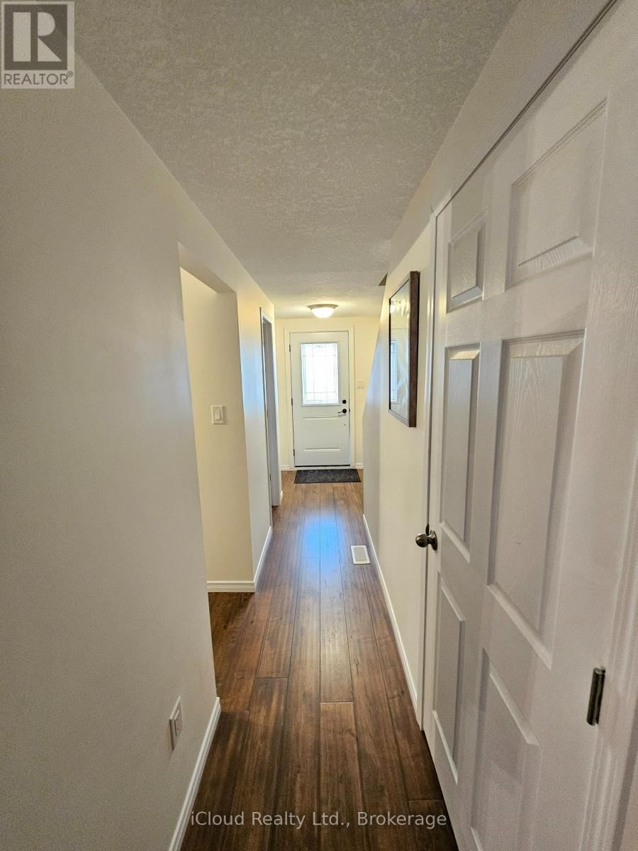 458 MISTY CRESCENT Image 6