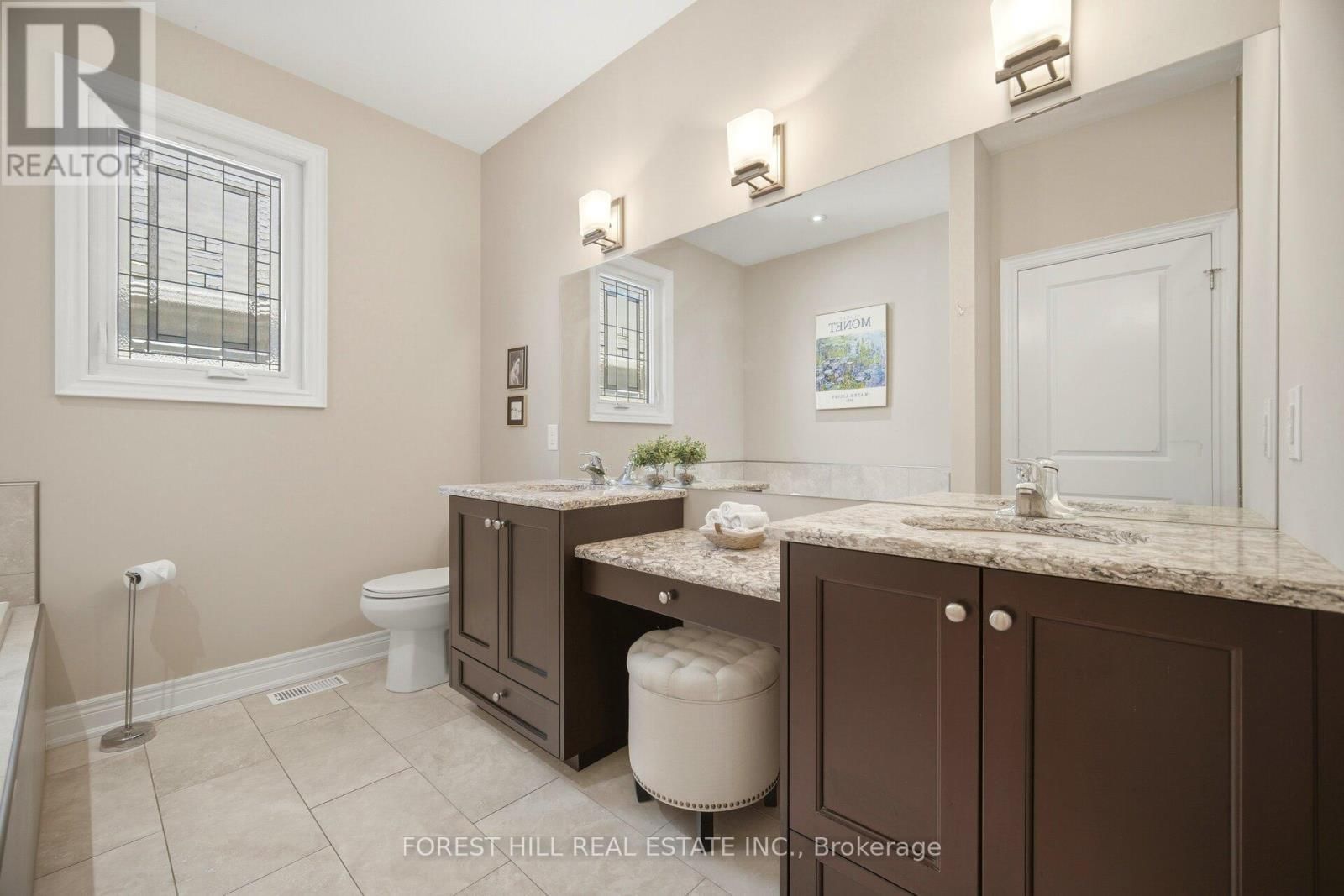 51 STONERIDGE CRESCENT Image 24