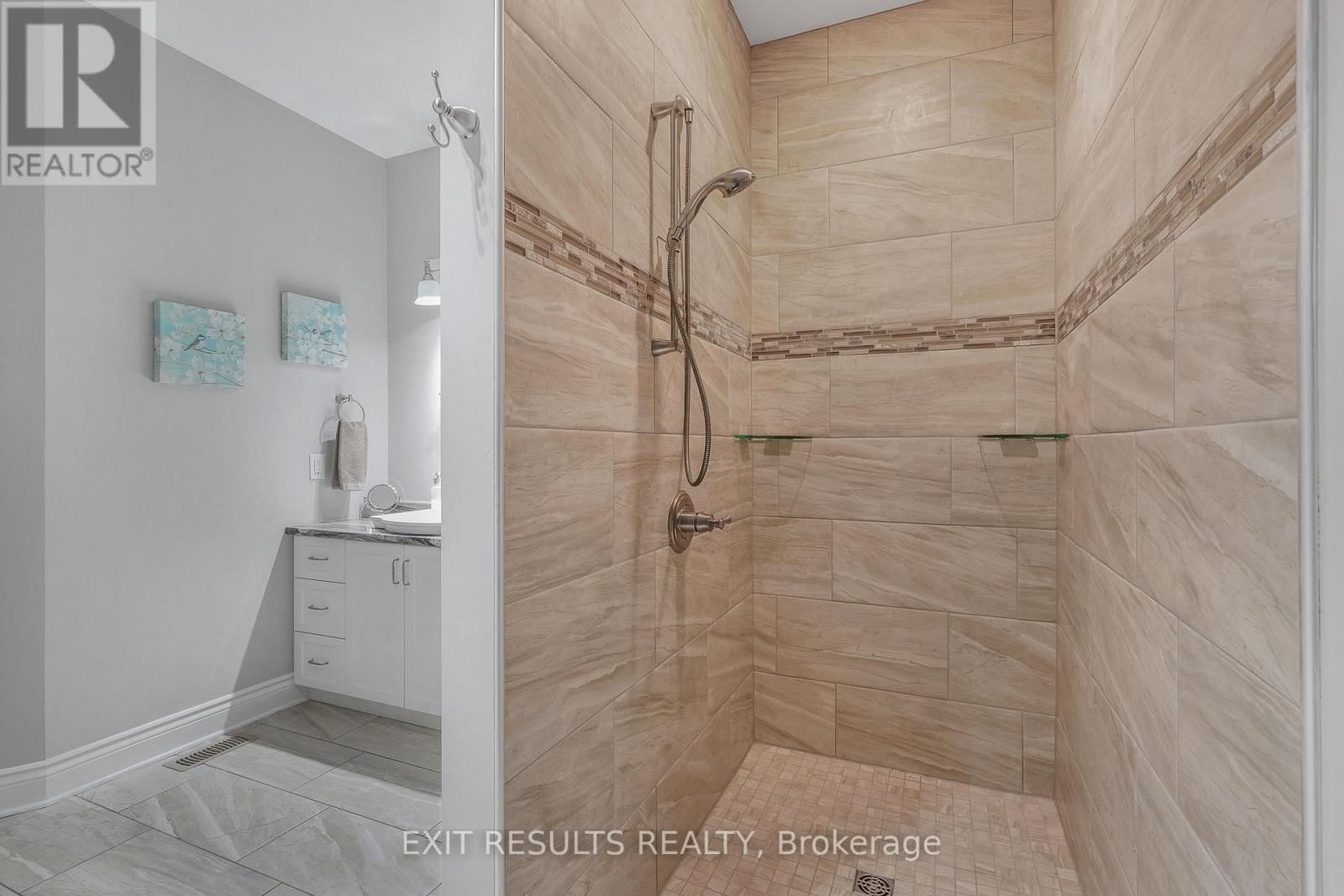 5856 DUNNING ROAD NORTH Image 15