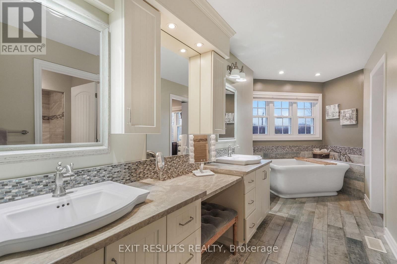 5856 DUNNING ROAD NORTH Image 26