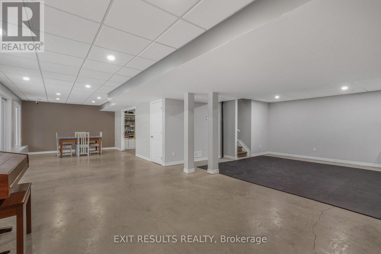 5856 DUNNING ROAD NORTH Image 32