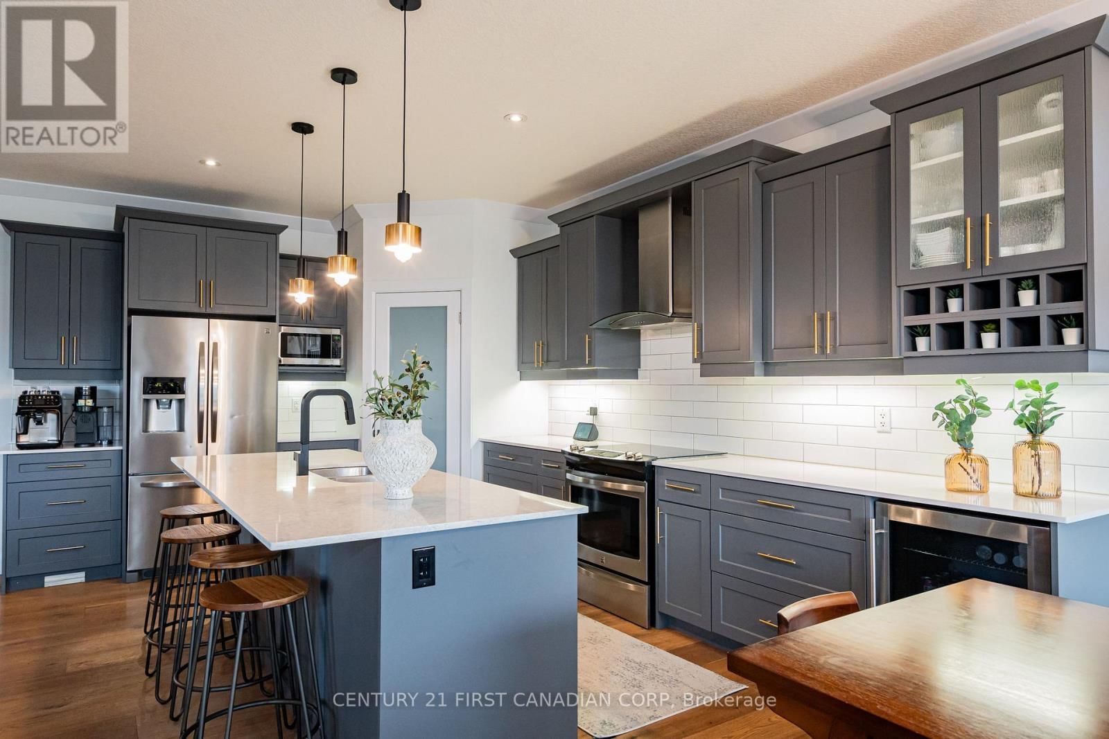 2085 GOUGH AVENUE Image 11