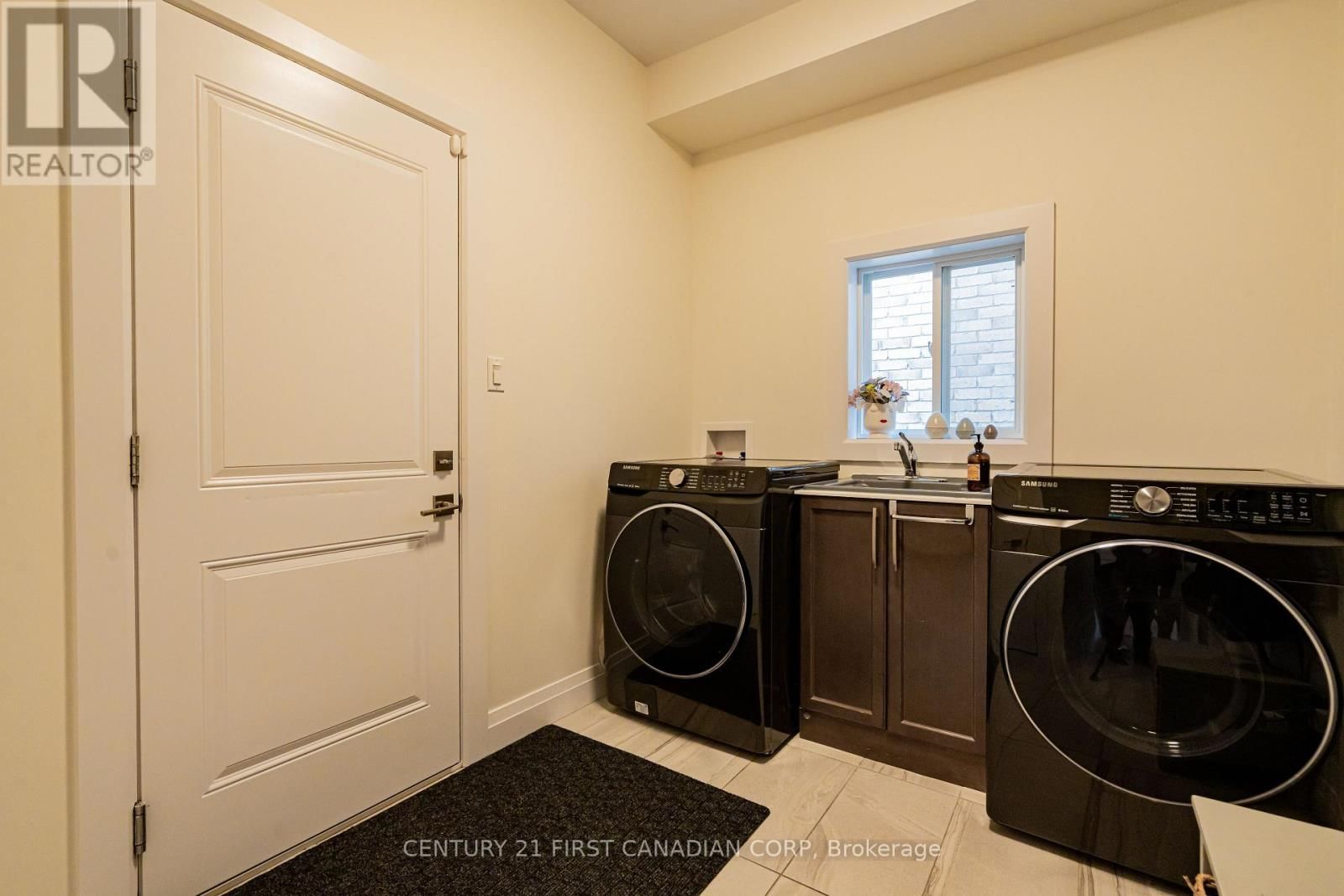 2085 GOUGH AVENUE Image 12