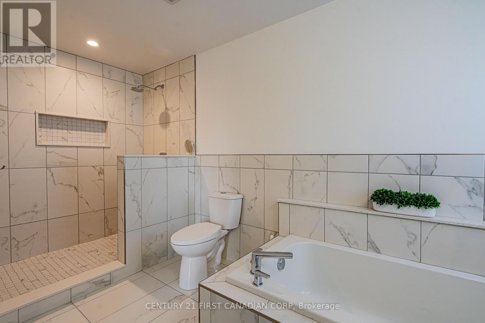 2085 GOUGH AVENUE Image 26