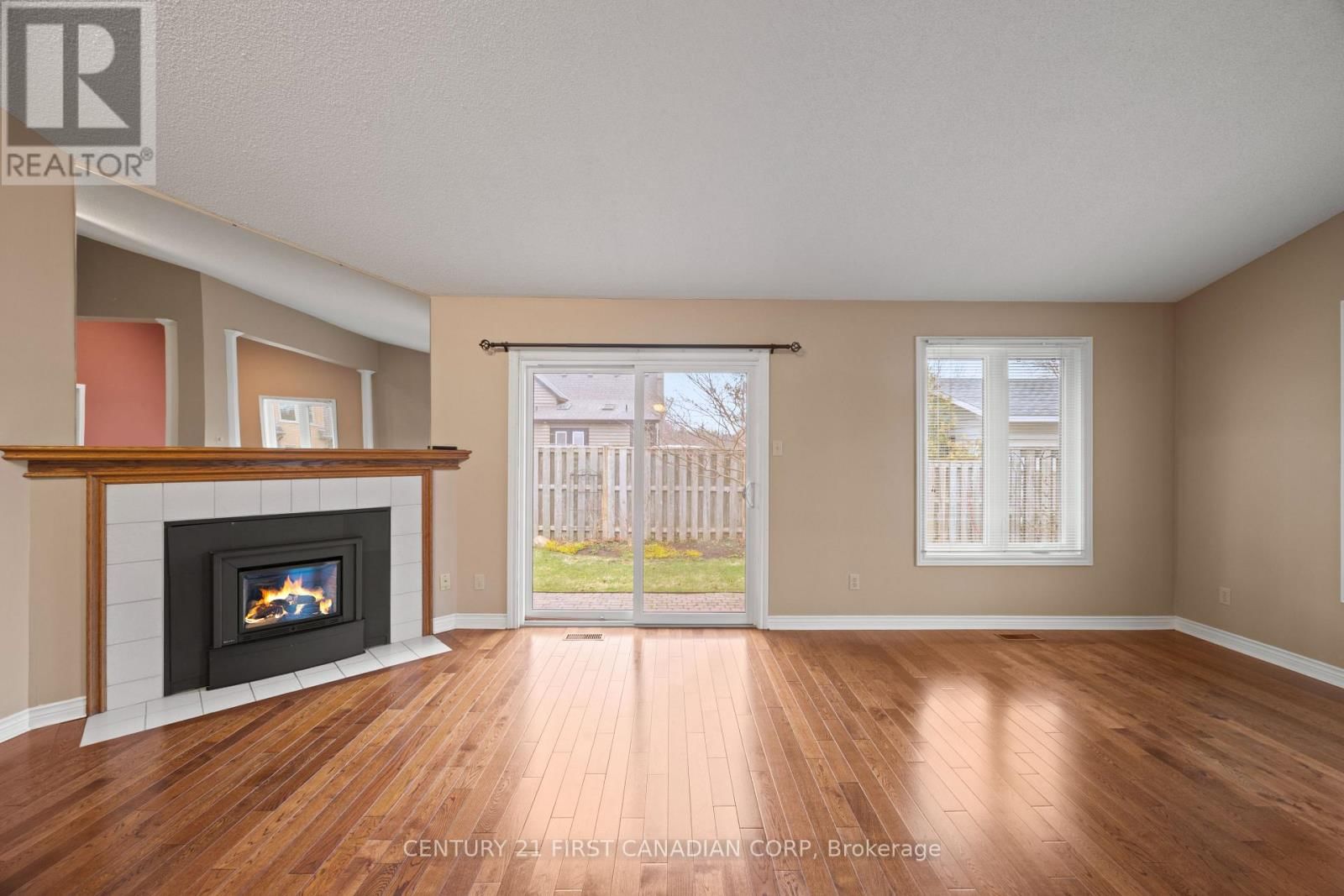 12 - 90 ONTARIO STREET SOUTH Image 13