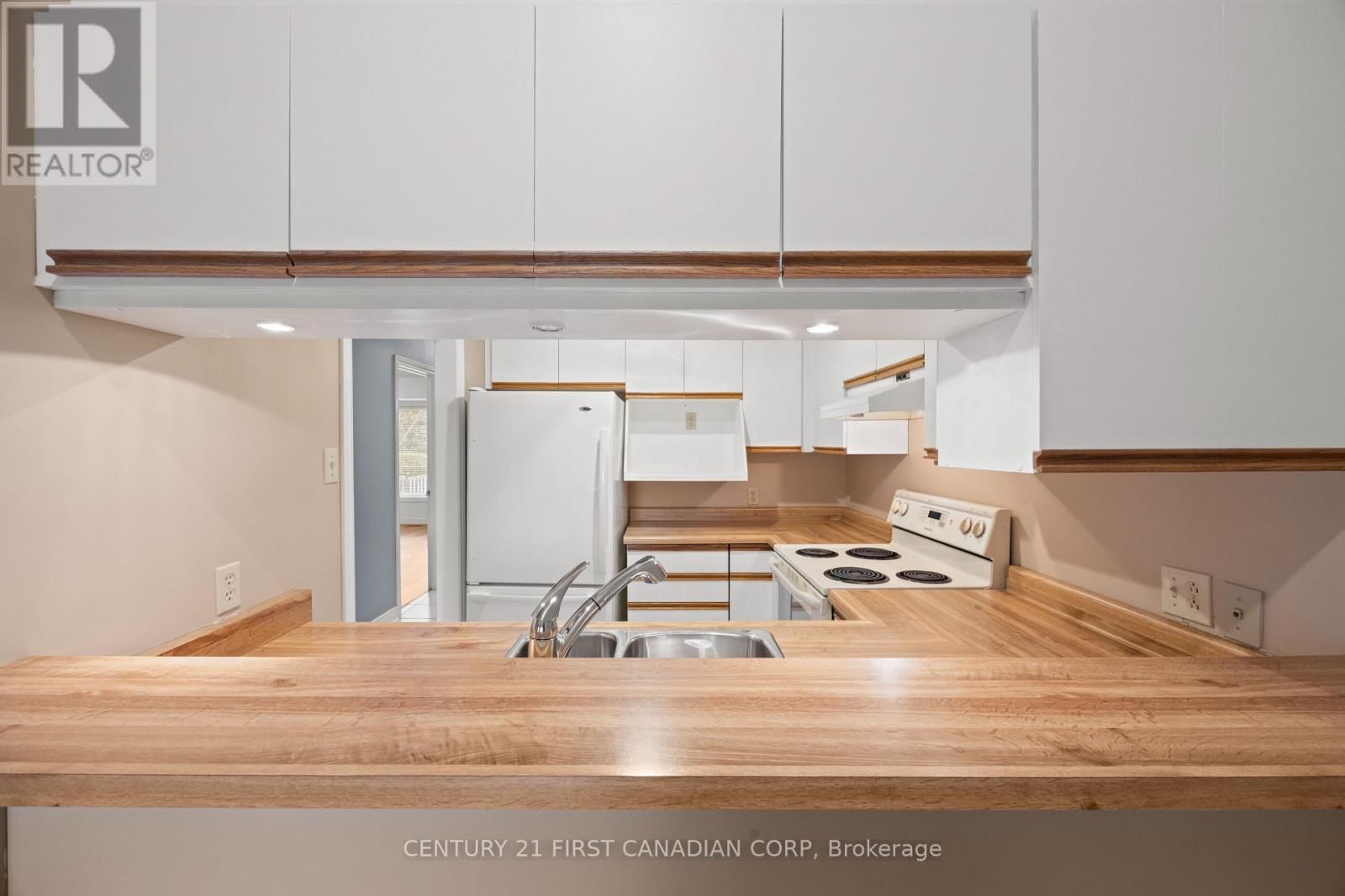 12 - 90 ONTARIO STREET SOUTH Image 16