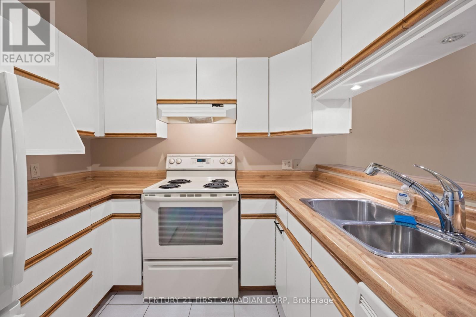 12 - 90 ONTARIO STREET SOUTH Image 18