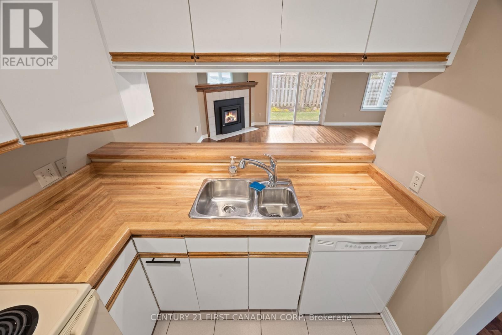 12 - 90 ONTARIO STREET SOUTH Image 20