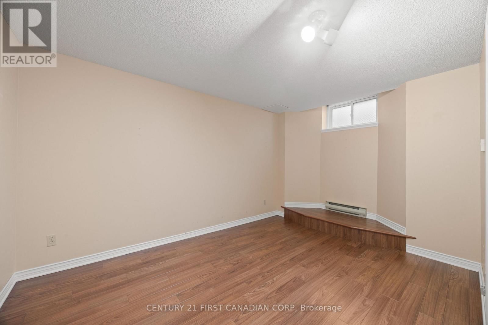 12 - 90 ONTARIO STREET SOUTH Image 29