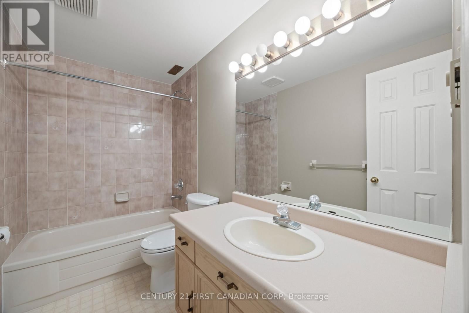 12 - 90 ONTARIO STREET SOUTH Image 31