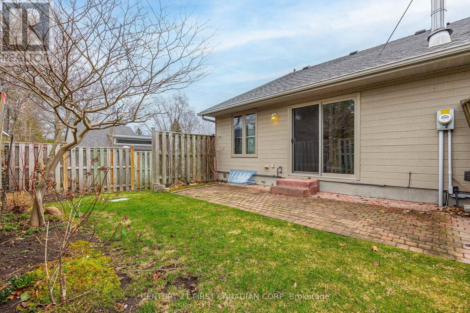 12 - 90 ONTARIO STREET SOUTH Image 35