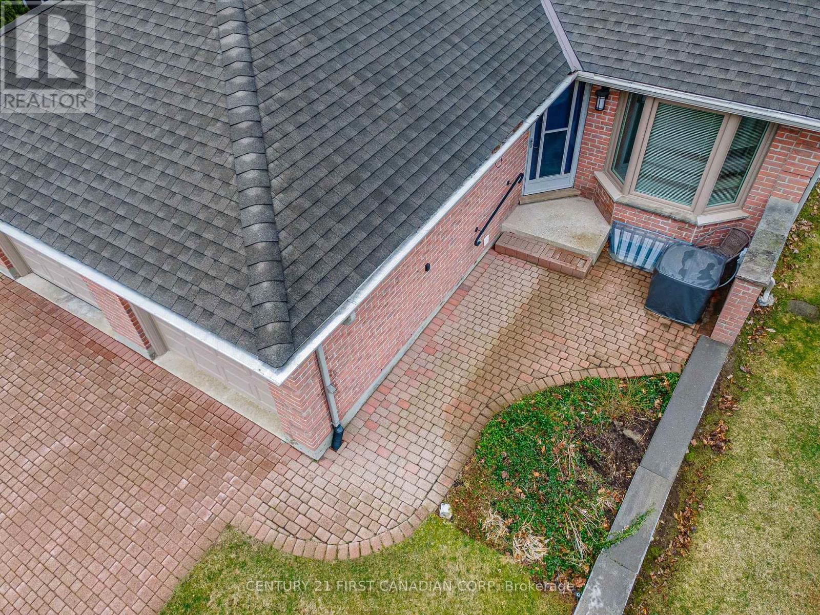 12 - 90 ONTARIO STREET SOUTH Image 40