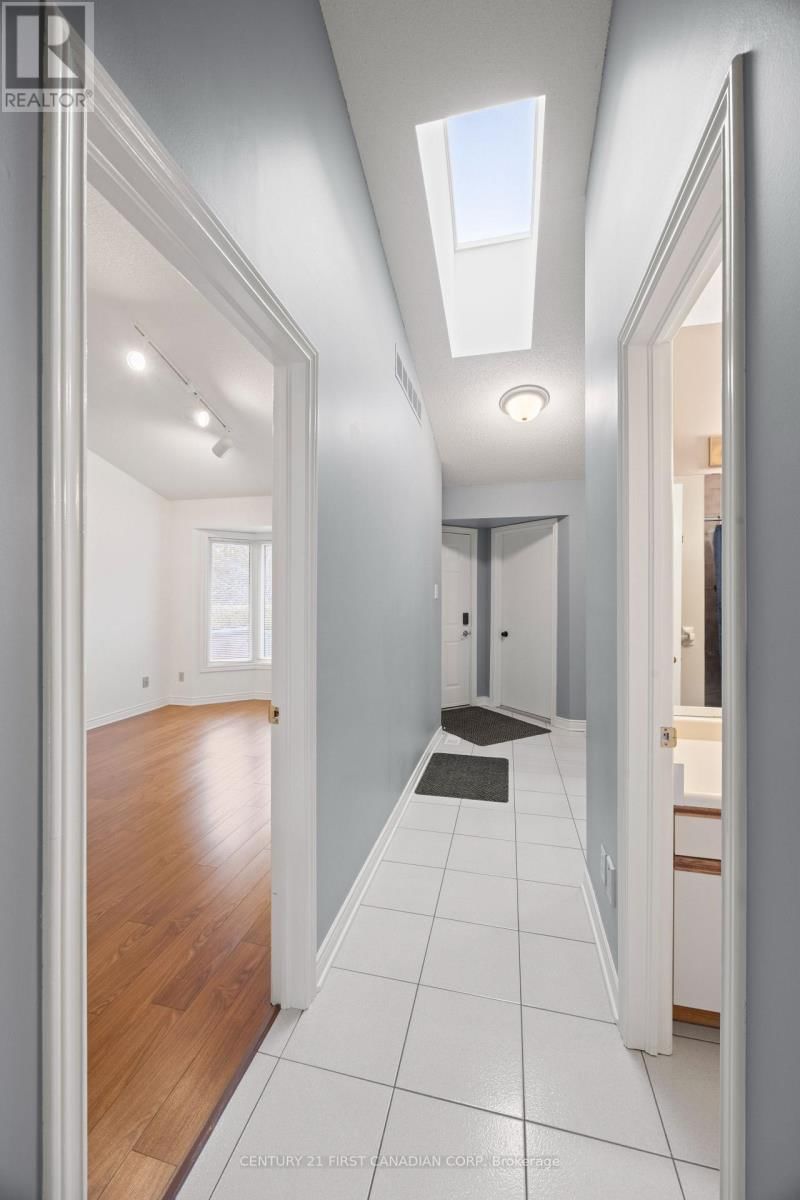 12 - 90 ONTARIO STREET SOUTH Image 7