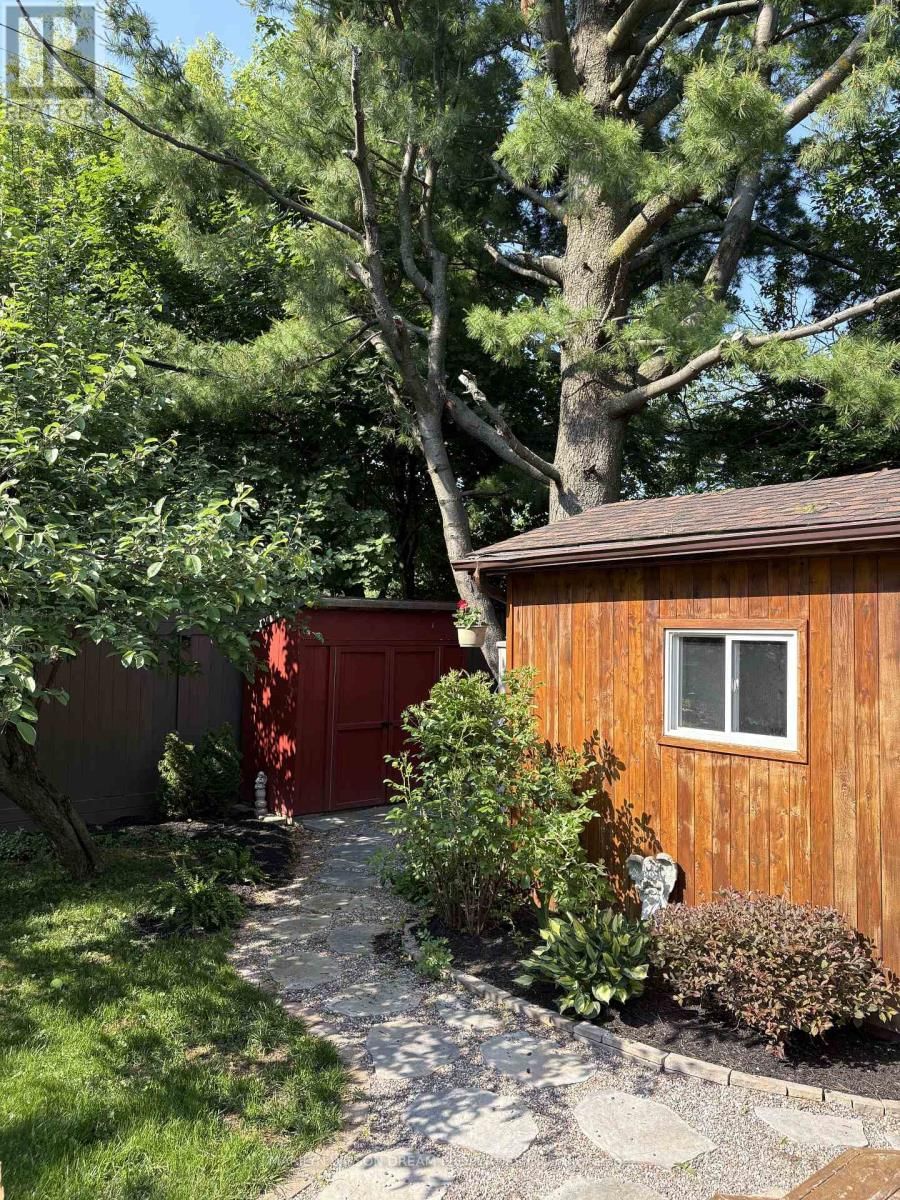 2105 BANGOR STREET Image 49