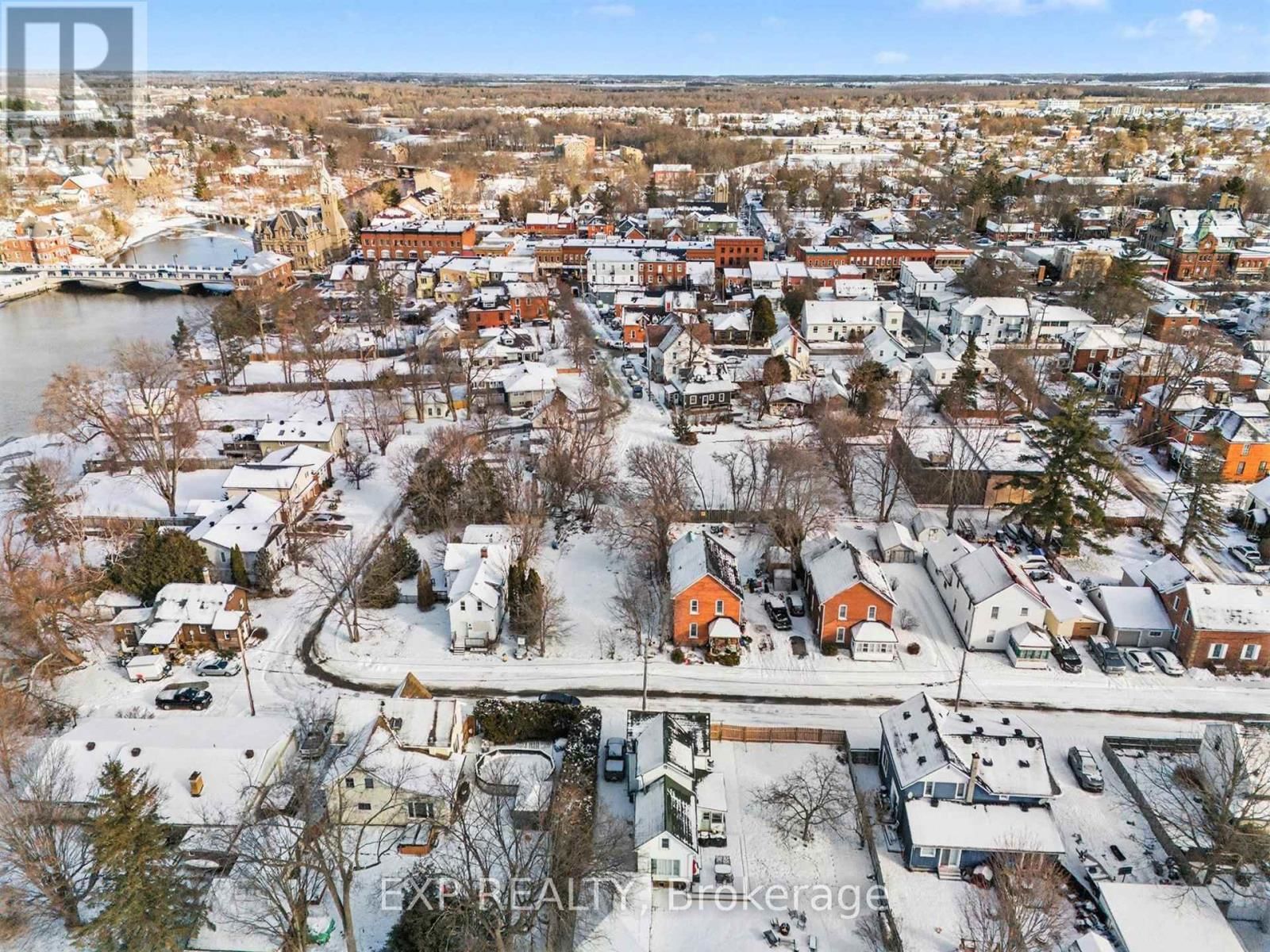 42 ALLAN STREET Image 16