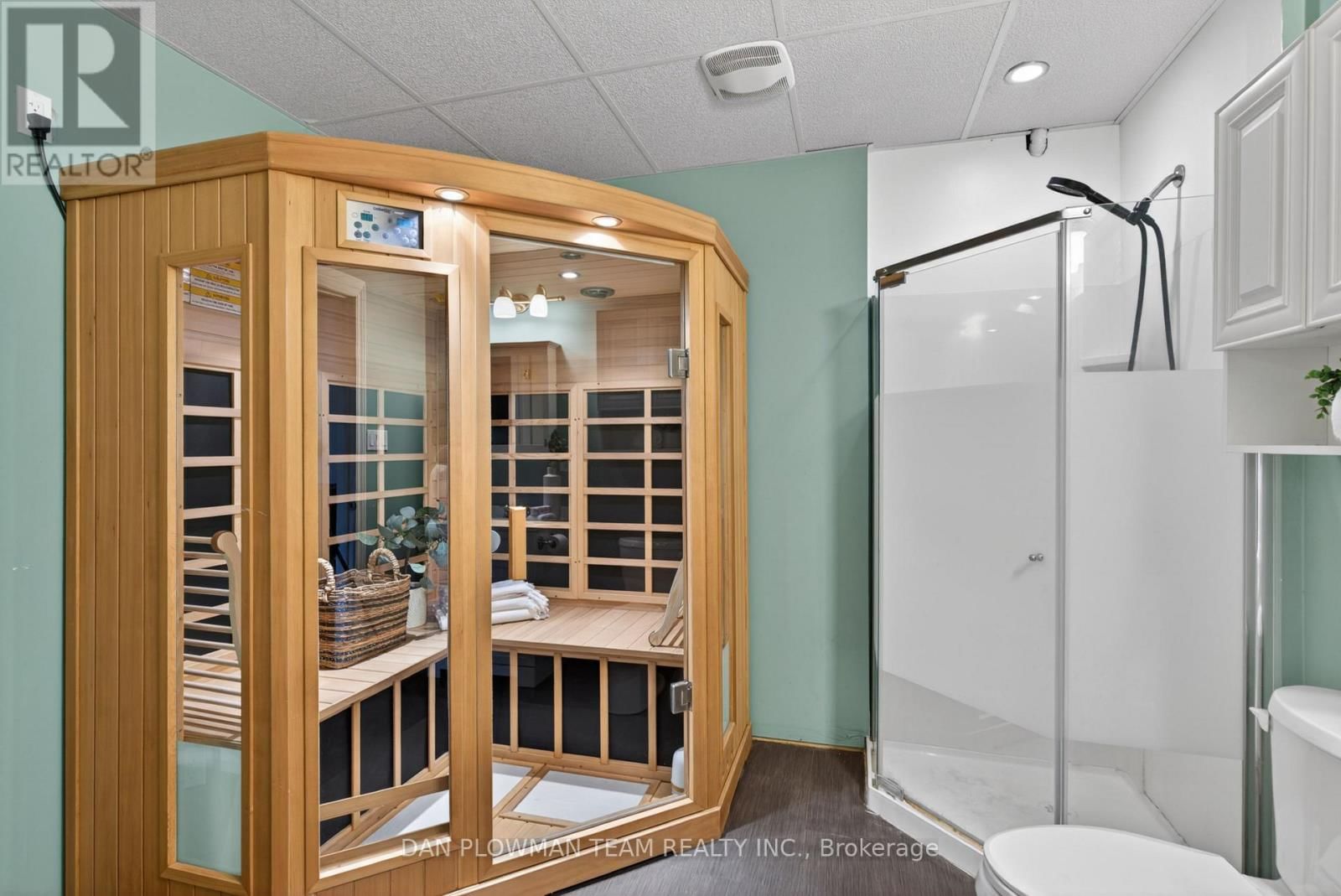 10 SPRINGBANK ROAD Image 32