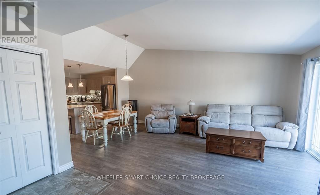 225 - 218 FIRST STREET EAST Image 3