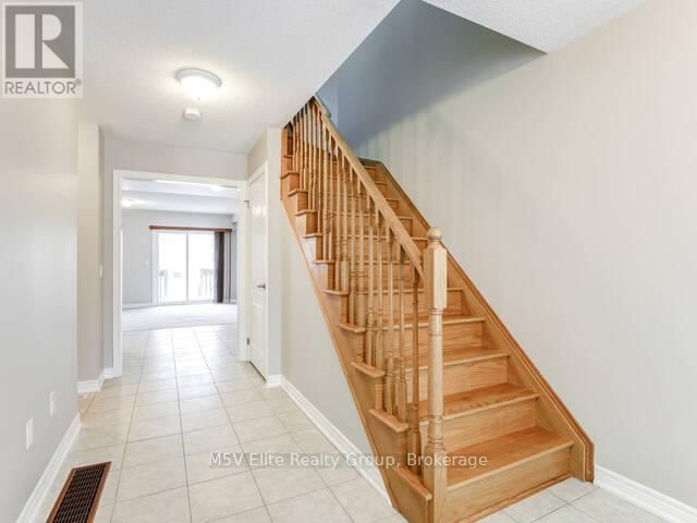 863 COOK CRESCENT Image 3