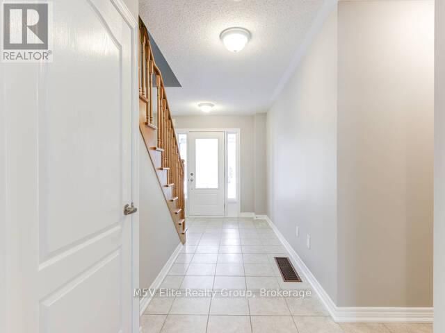 863 COOK CRESCENT Image 4