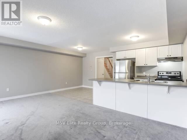 863 COOK CRESCENT Image 8