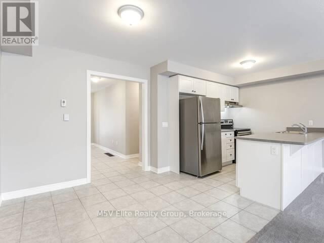 863 COOK CRESCENT Image 9