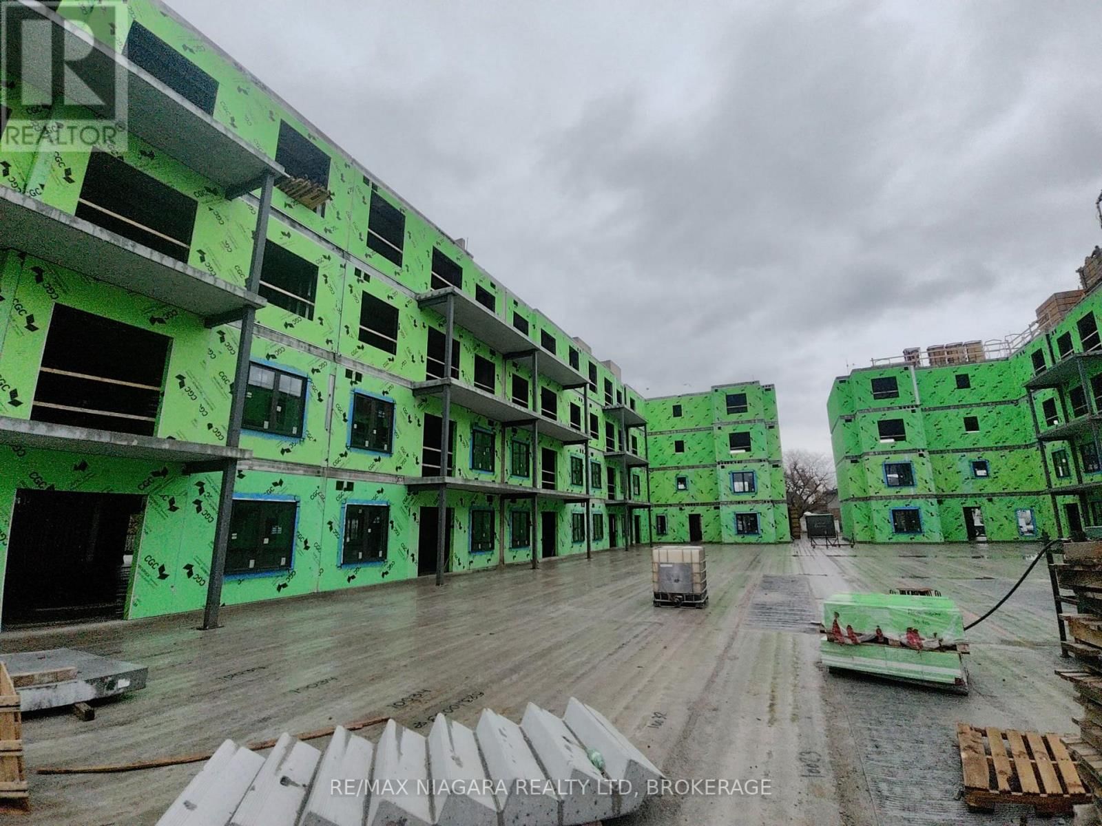 407A - 1024 VANSICKLE ROAD NORTH Image 13