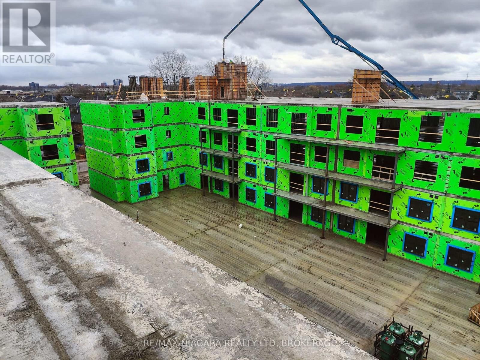 407A - 1024 VANSICKLE ROAD NORTH Image 9