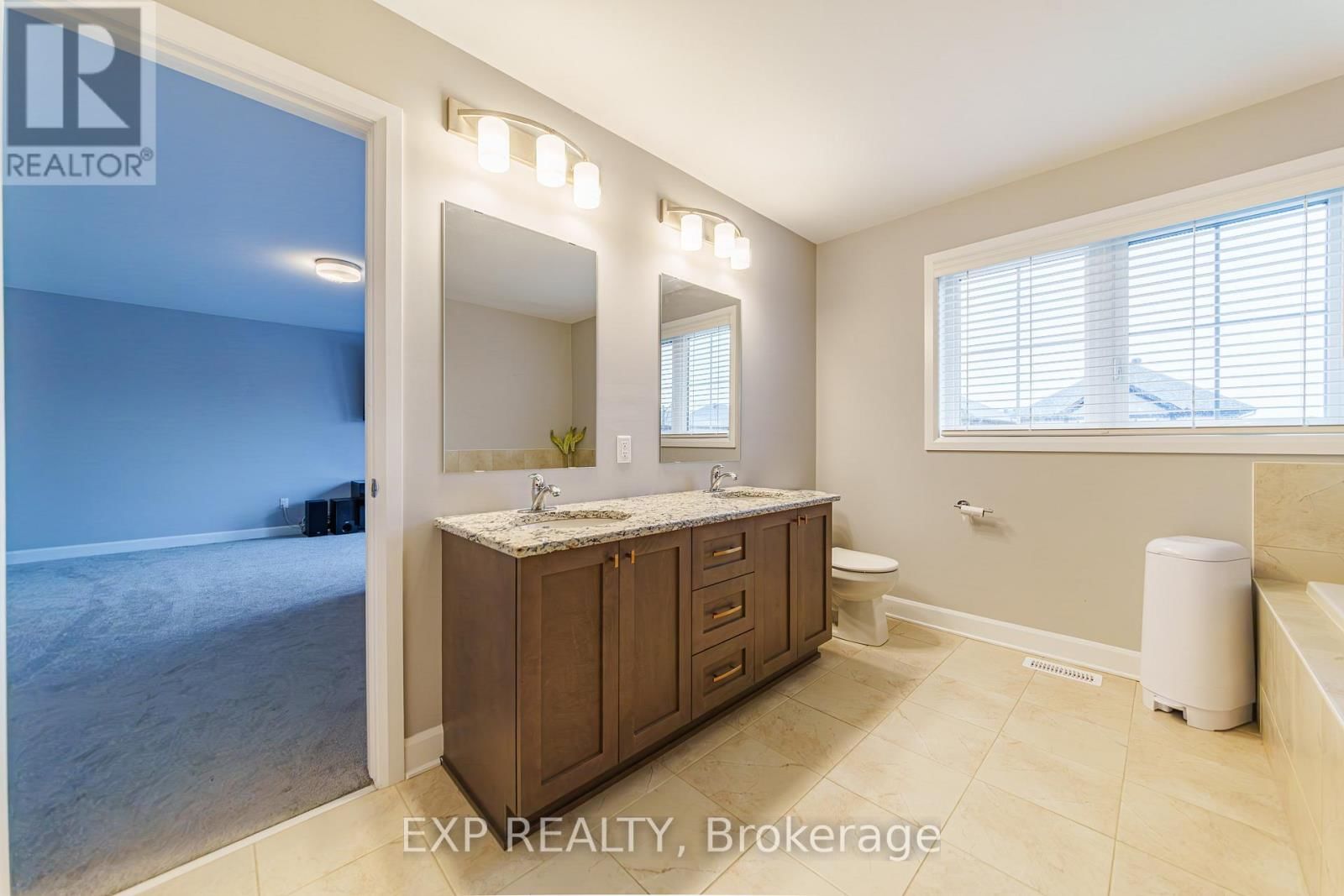 896 SENDERO WAY Image 22