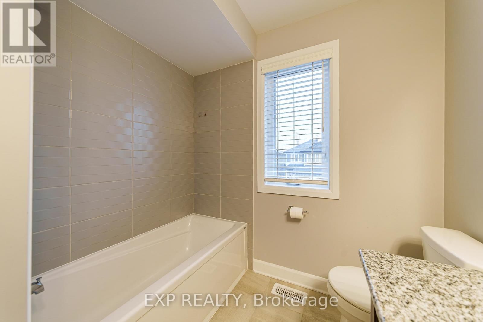 896 SENDERO WAY Image 27