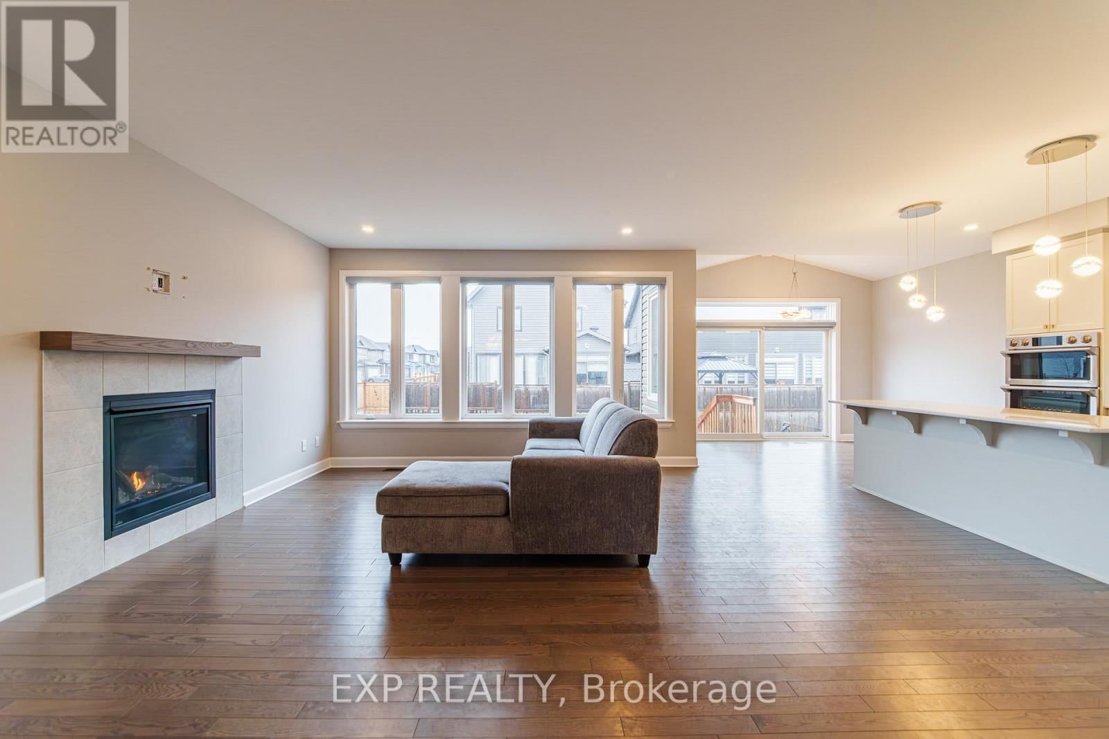 896 SENDERO WAY Image 8