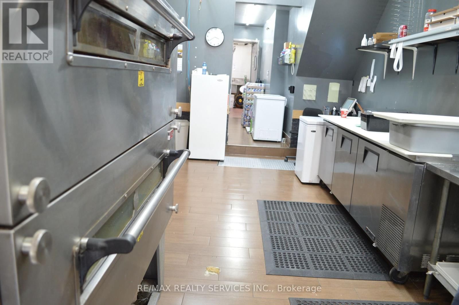 163 MAIN STREET Image 7