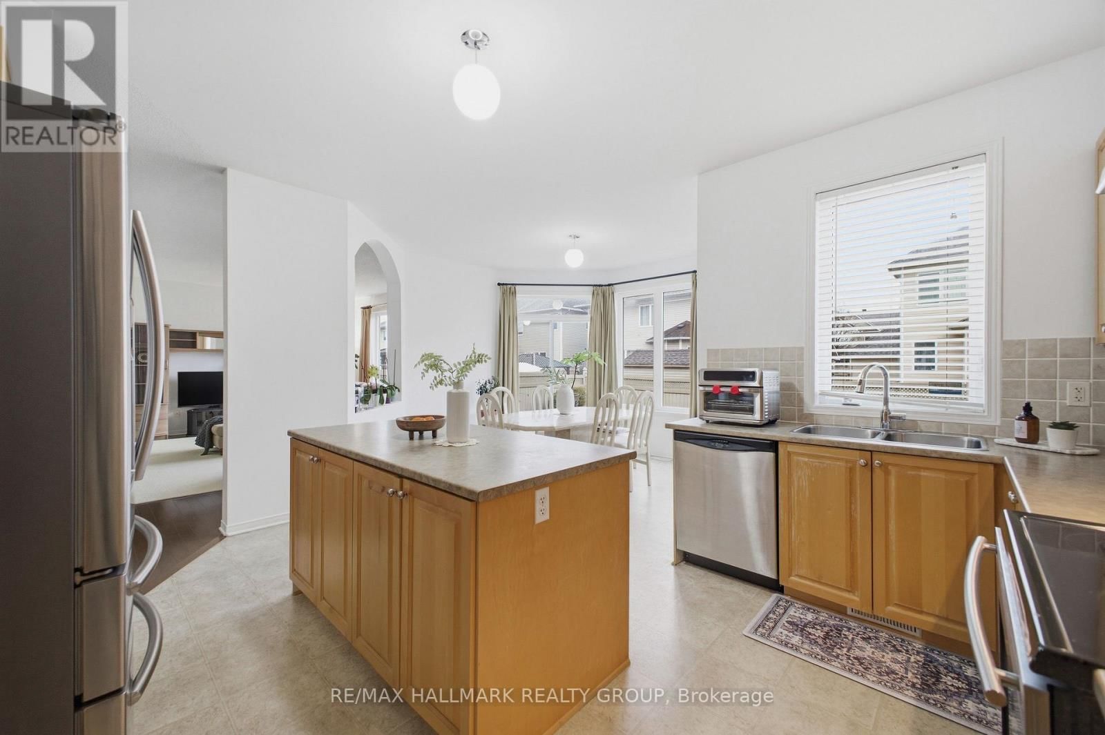 747 LARCASTLE CIRCLE Image 18