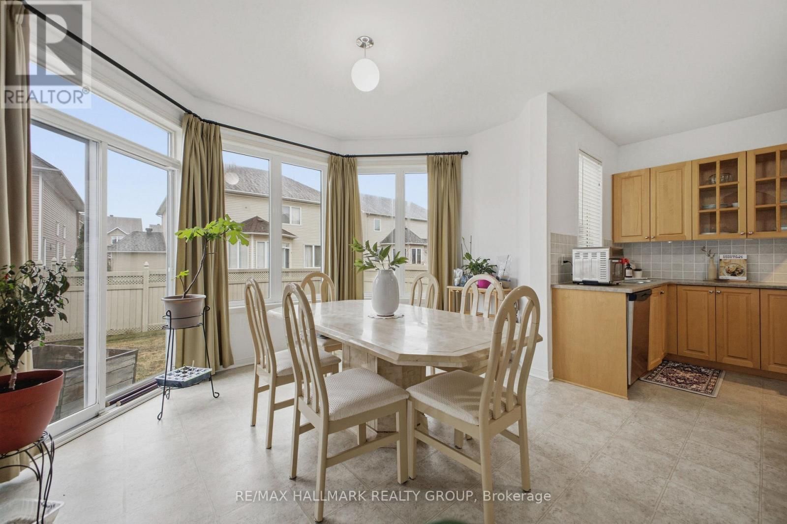 747 LARCASTLE CIRCLE Image 19