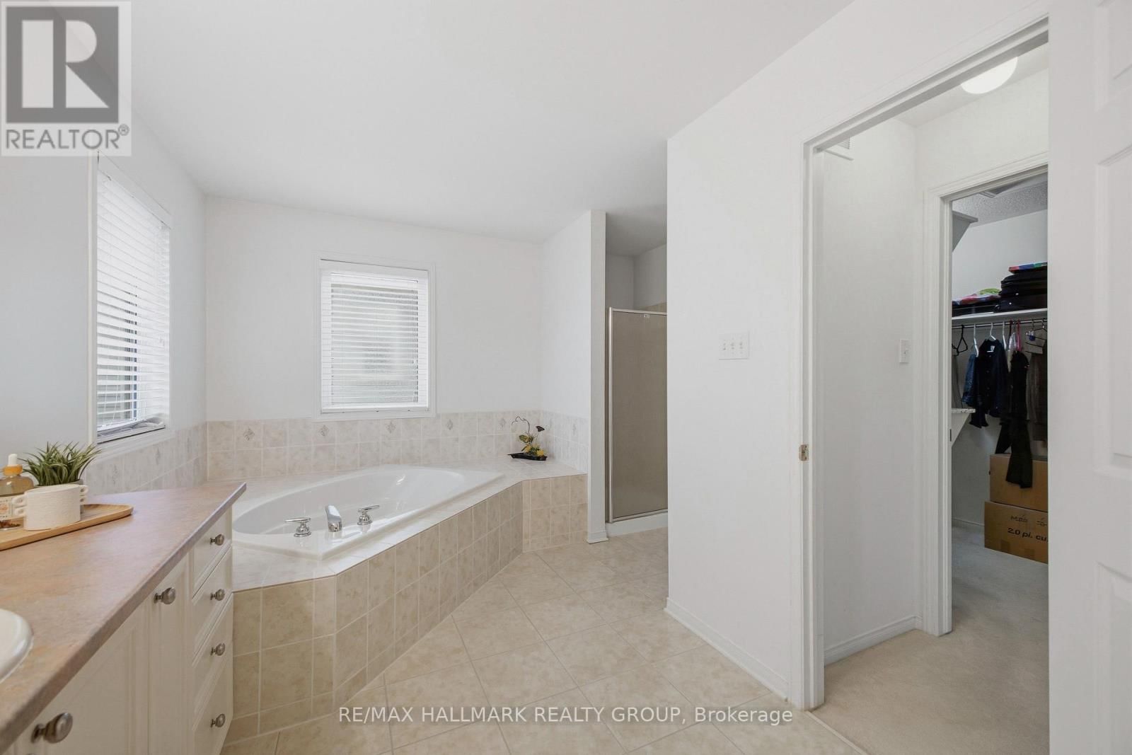 747 LARCASTLE CIRCLE Image 34