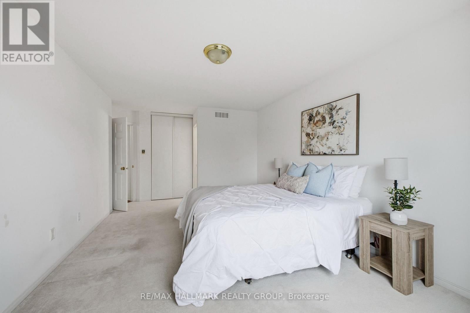 747 LARCASTLE CIRCLE Image 36