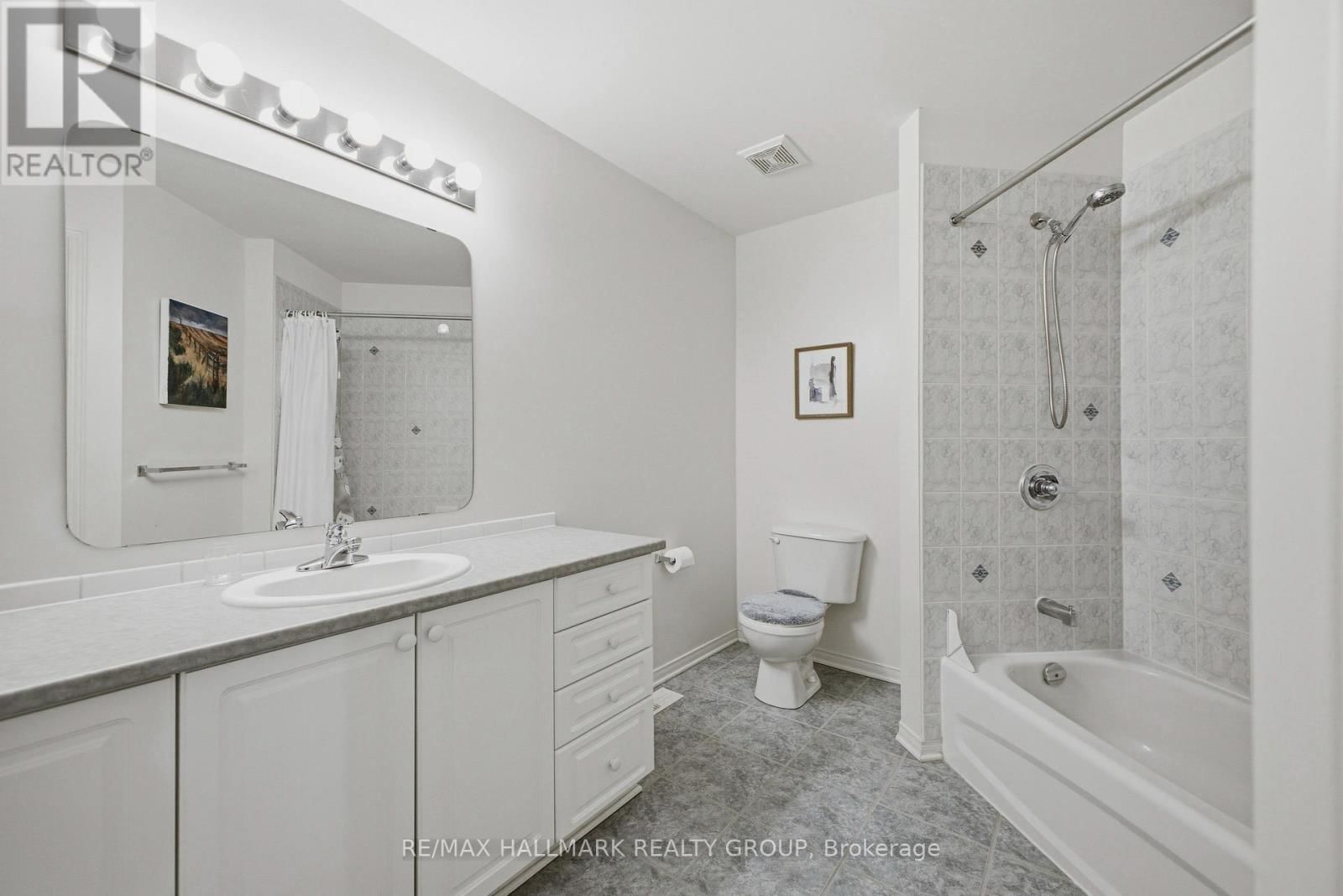 747 LARCASTLE CIRCLE Image 42