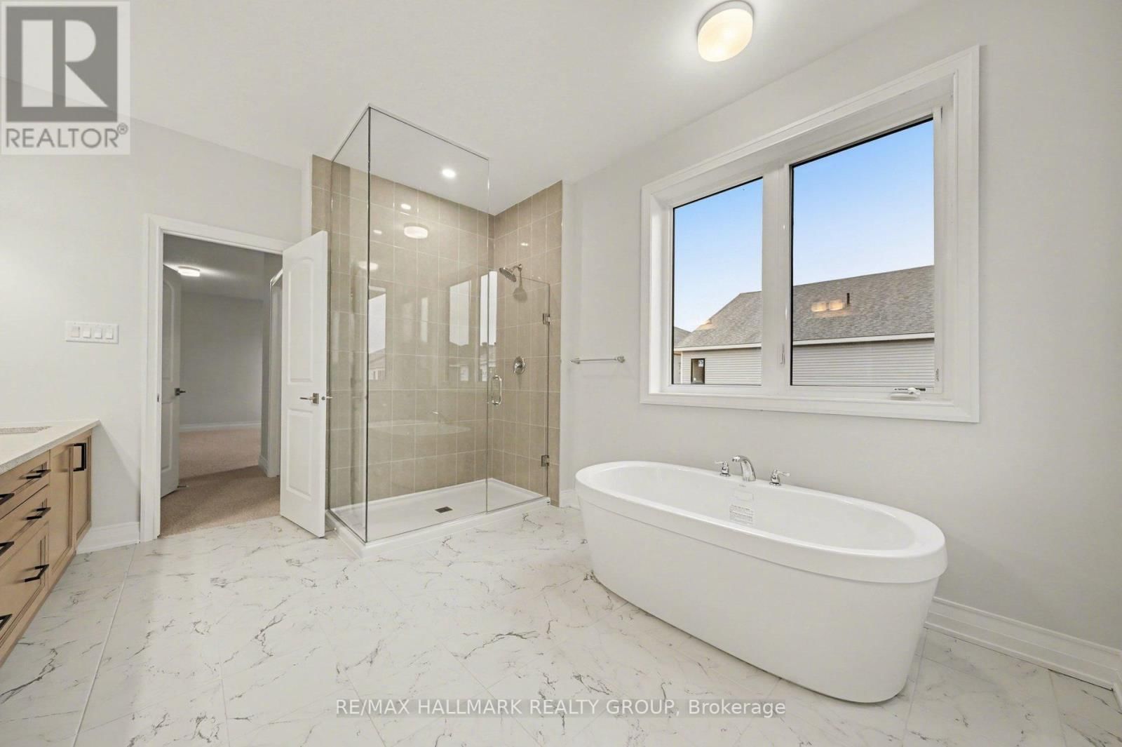 122 VIBURNUM TERRACE Image 15