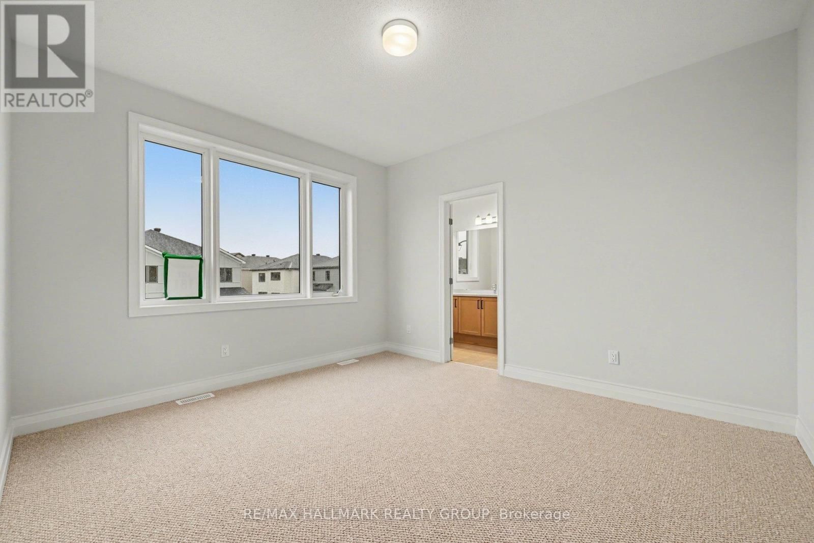 122 VIBURNUM TERRACE Image 20