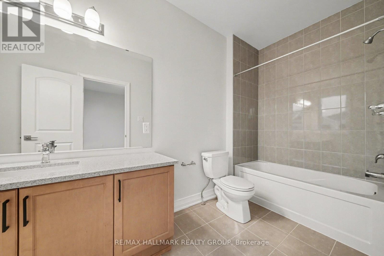 122 VIBURNUM TERRACE Image 21