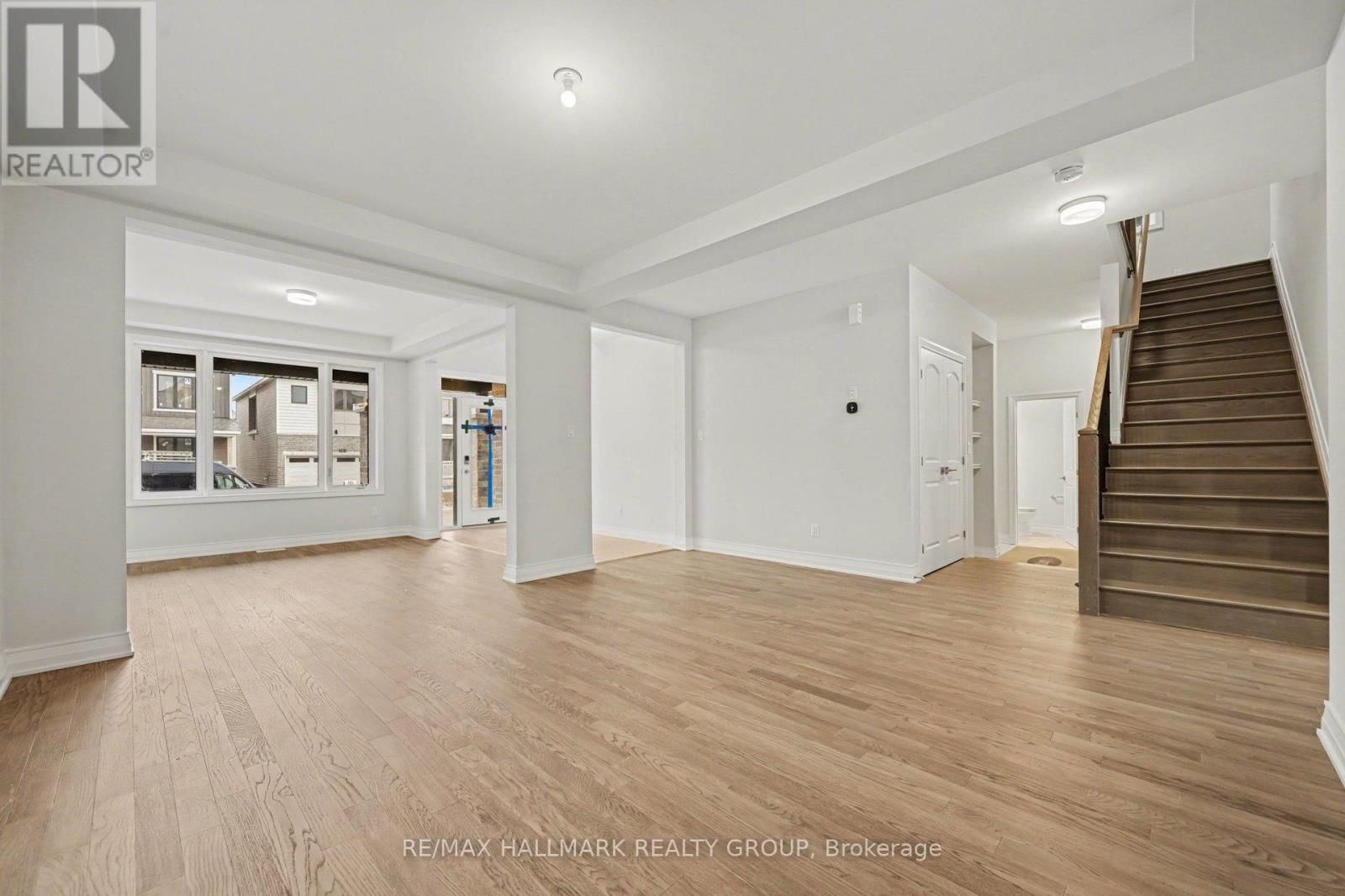 122 VIBURNUM TERRACE Image 6