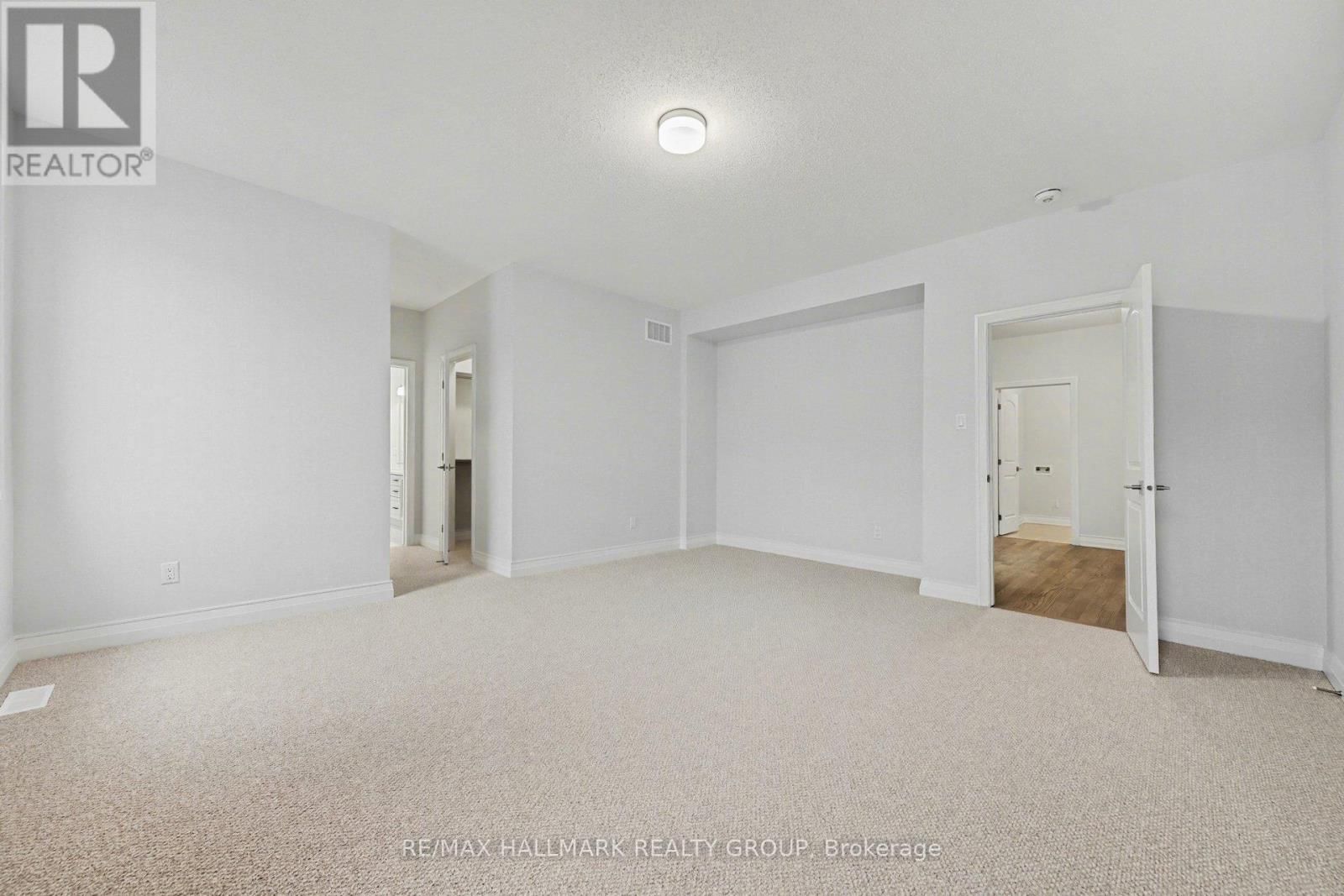 122 VIBURNUM TERRACE Image 7