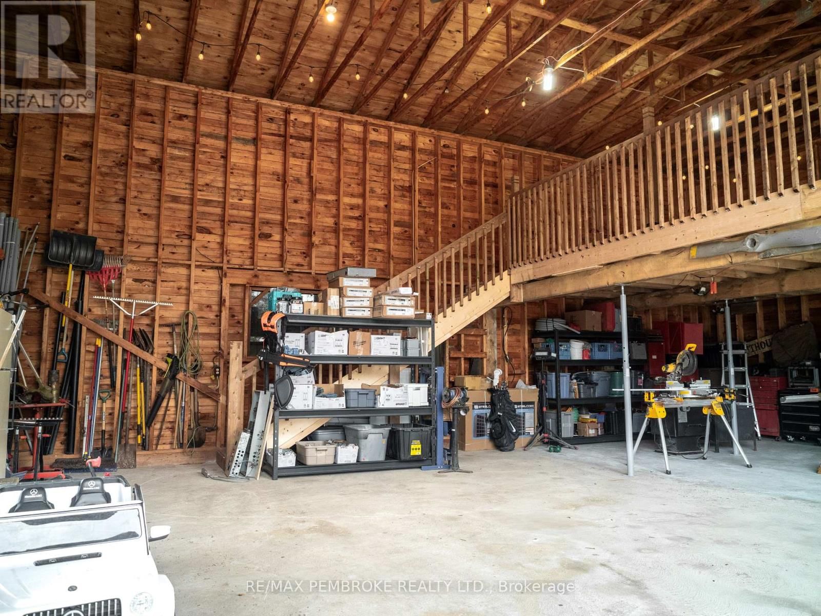 2313 B LINE ROAD Image 25