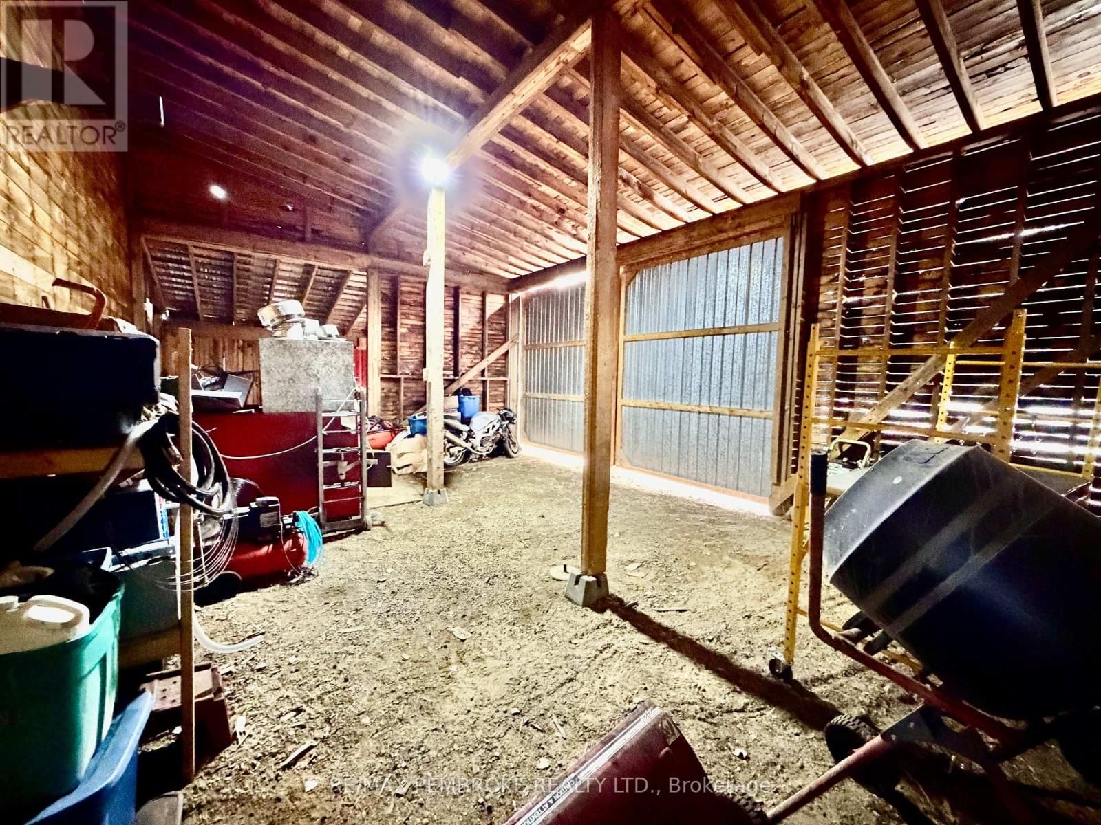 2313 B LINE ROAD Image 42