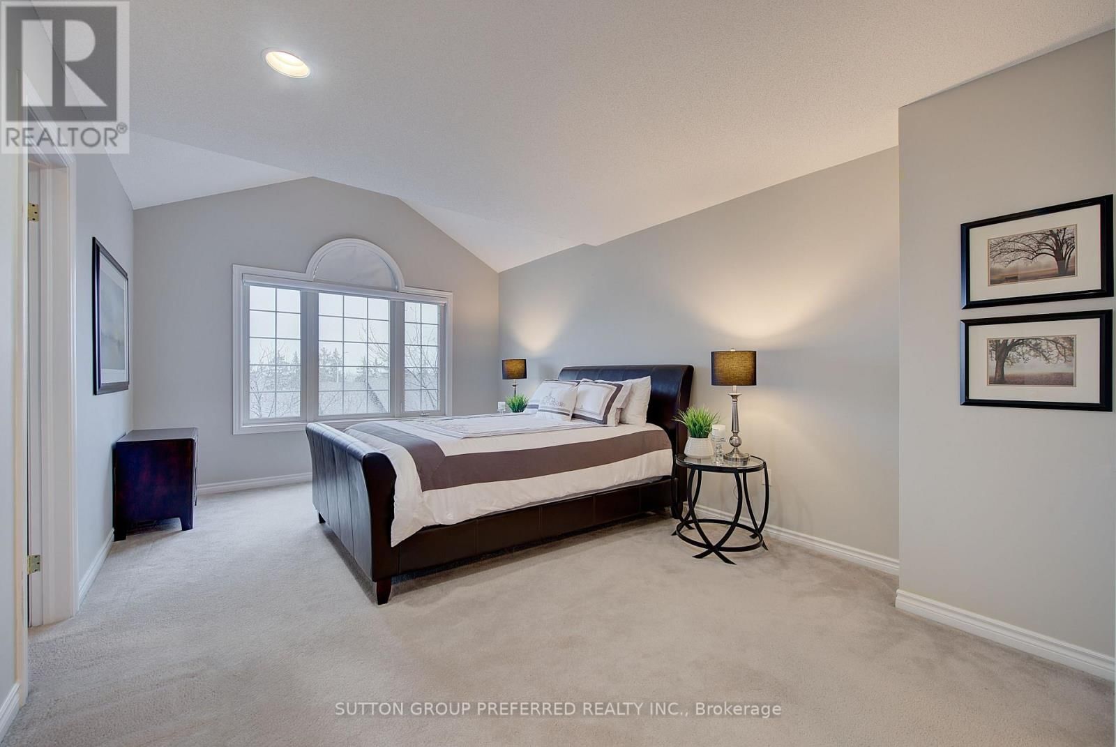 20 - 270 NORTH CENTRE ROAD Image 24