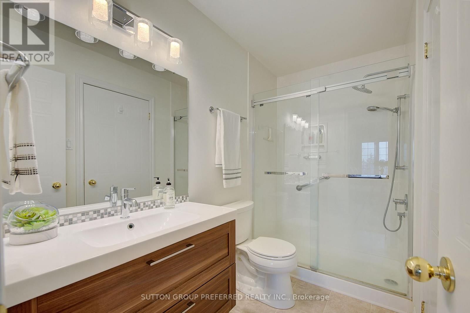 20 - 270 NORTH CENTRE ROAD Image 26