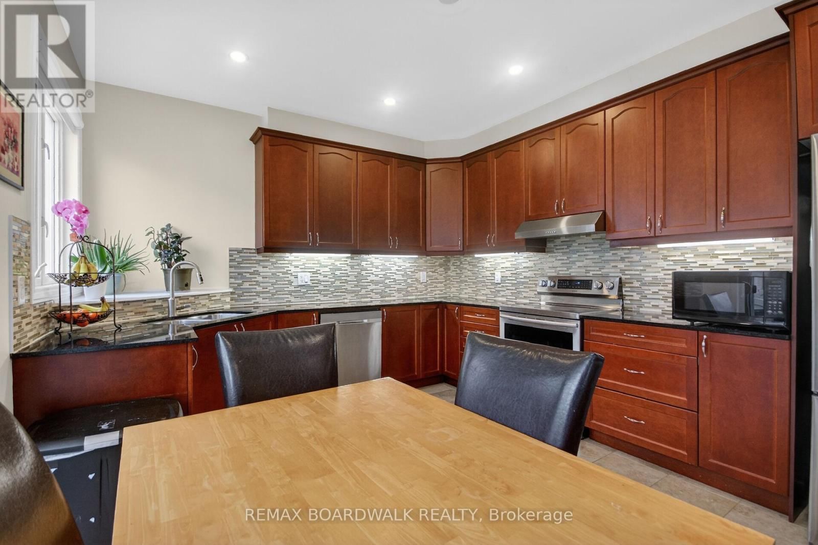 161 FLOWING CREEK CIRCLE Image 14