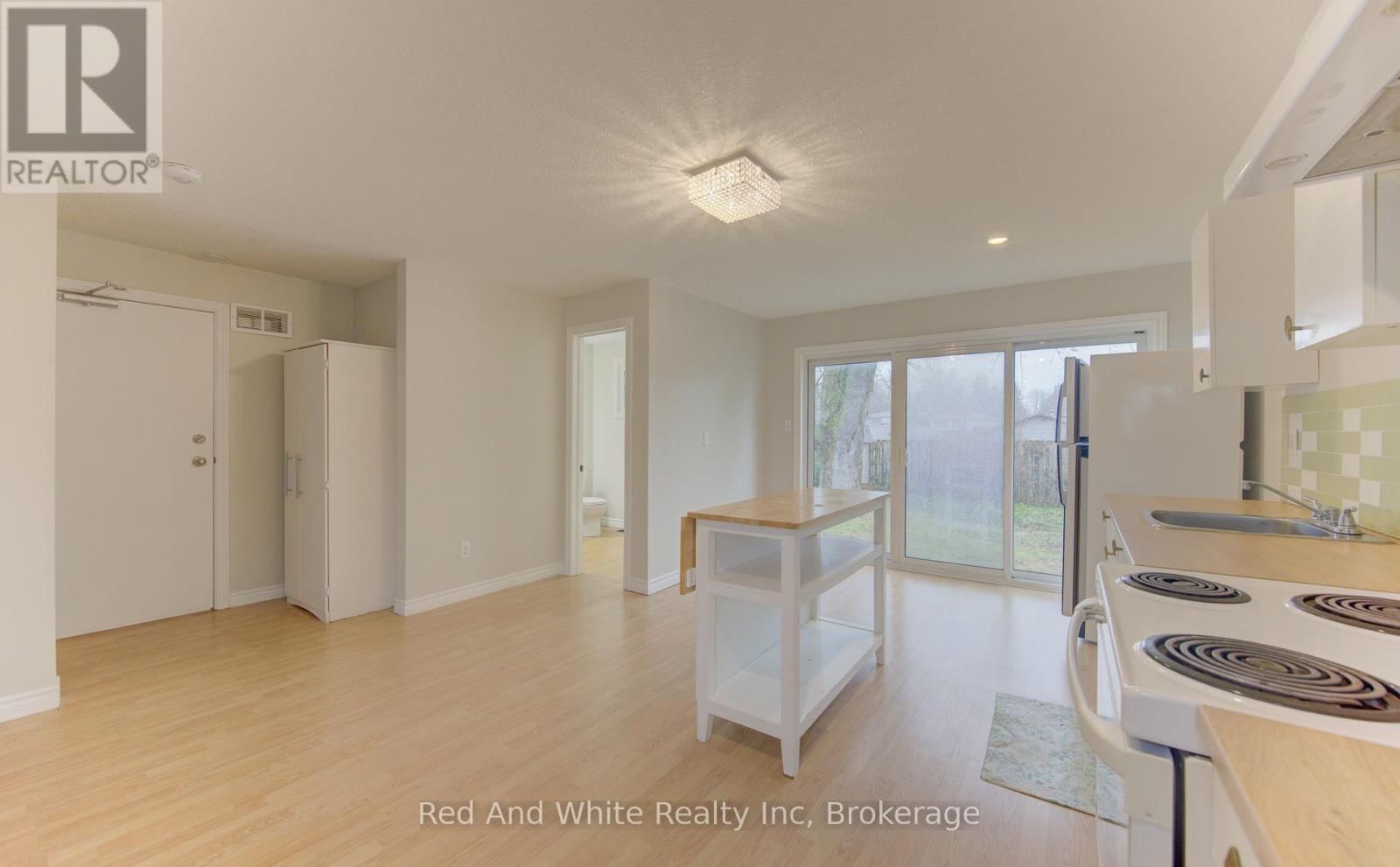 34 FOREST GLEN COURT Image 25